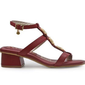 Sandalia en cuero cereza