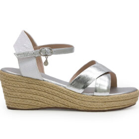 Sandalia en cuero plata