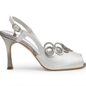 Sandalia en cuero plata