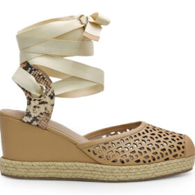 Sandalia en cuero caramelo