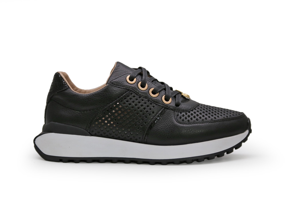 Tenis en cuero negro