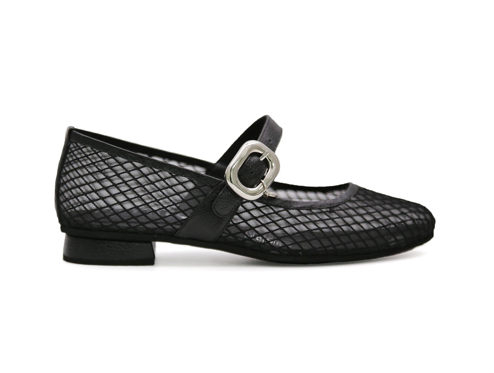 Baleta en cuero negro