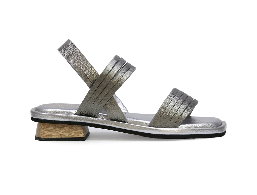 Sandalia en cuero fusil