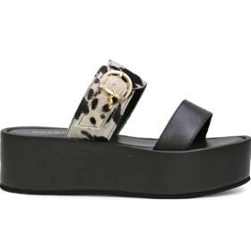 Sandalia en cuero negro