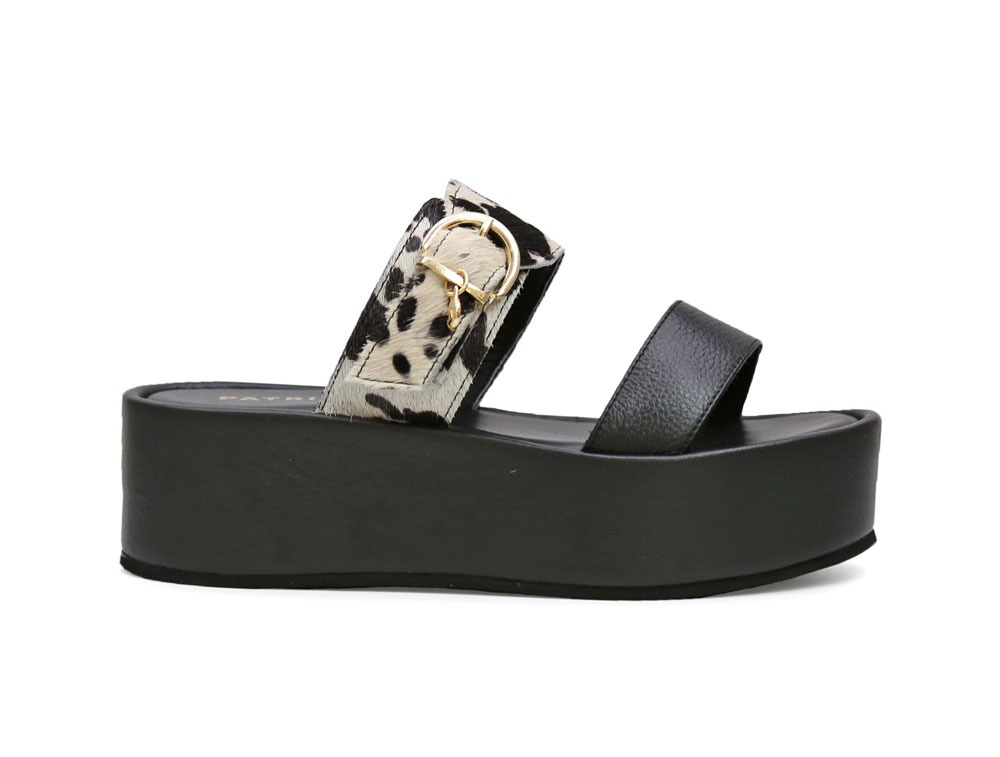 Sandalia en cuero negro