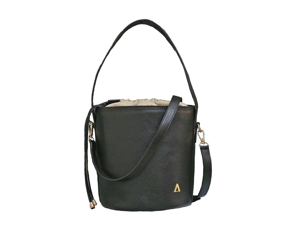 Bolso en cuero negro