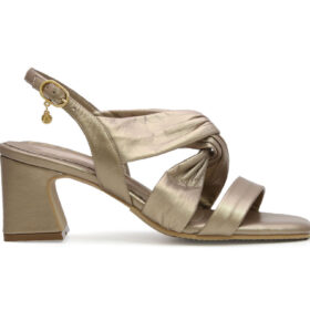 Sandalia en cuero oro