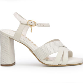 Sandalia en cuero blanco
