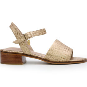 Sandalia en cuero oro