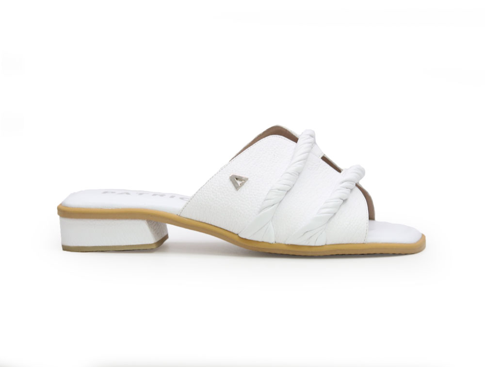 Sandalia en cuero blanco