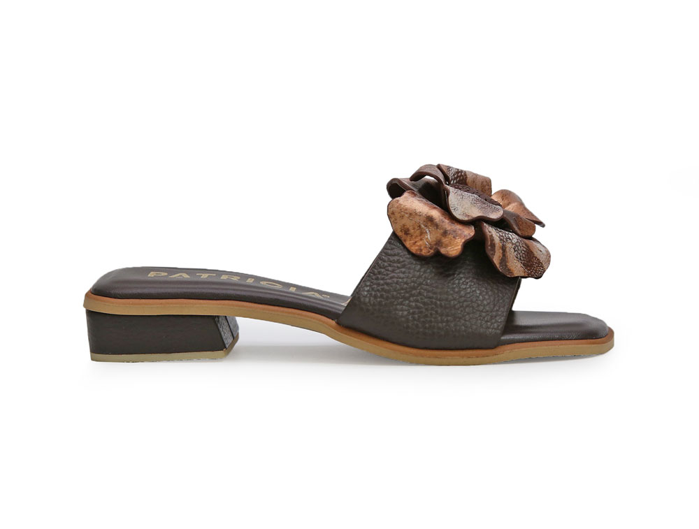 Sandalia en cuero cafe