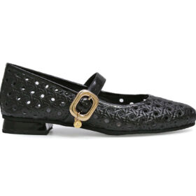 Baleta en cuero negro