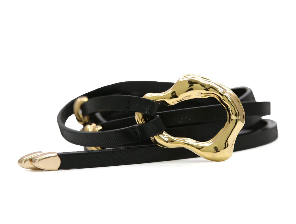 Cinturón en cuero negro