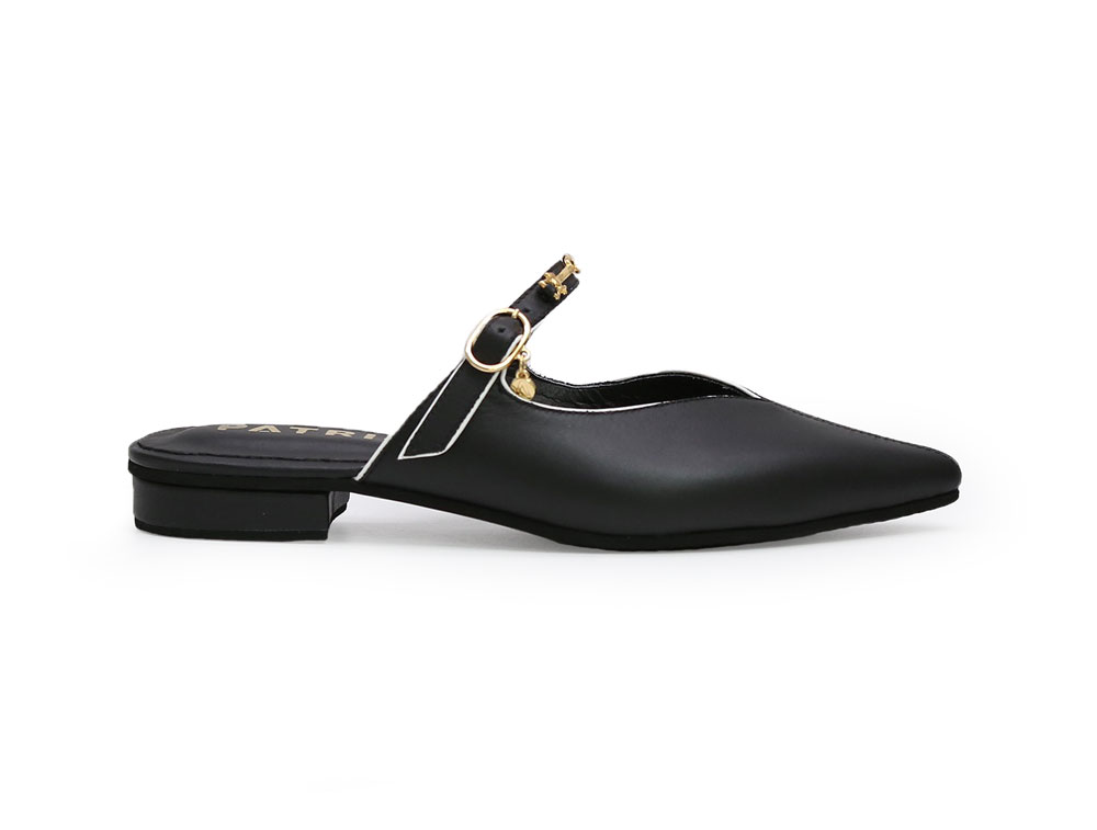 Zueco en cuero negro