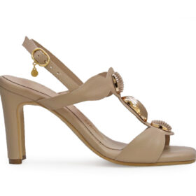 Sandalia en cuero pardo