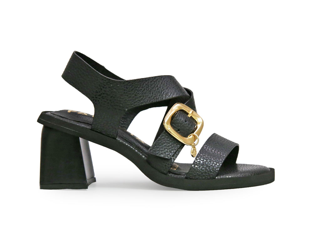 Sandalia en cuero negra