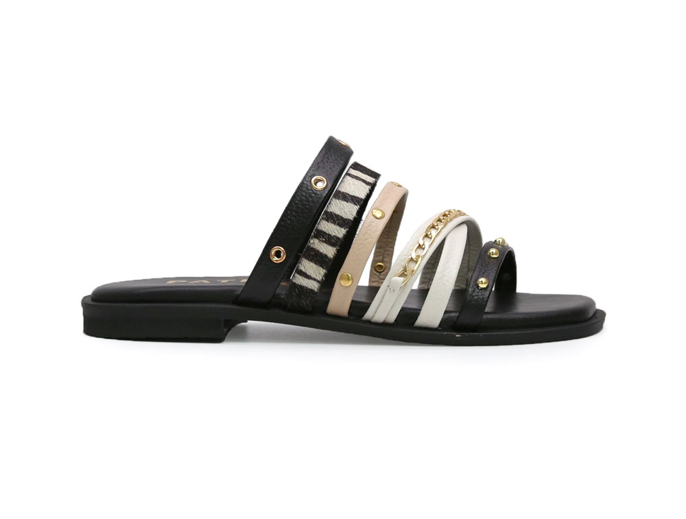 Sandalia en cuero negro