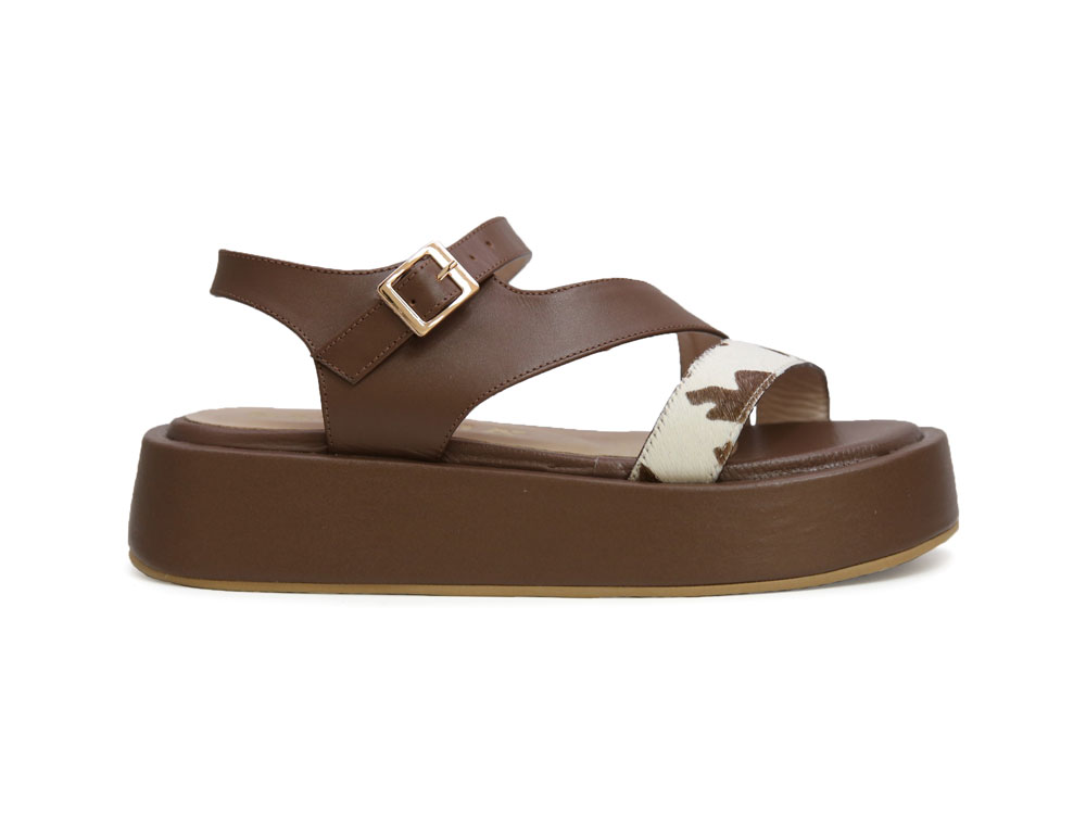 Sandalia en cuero cafe