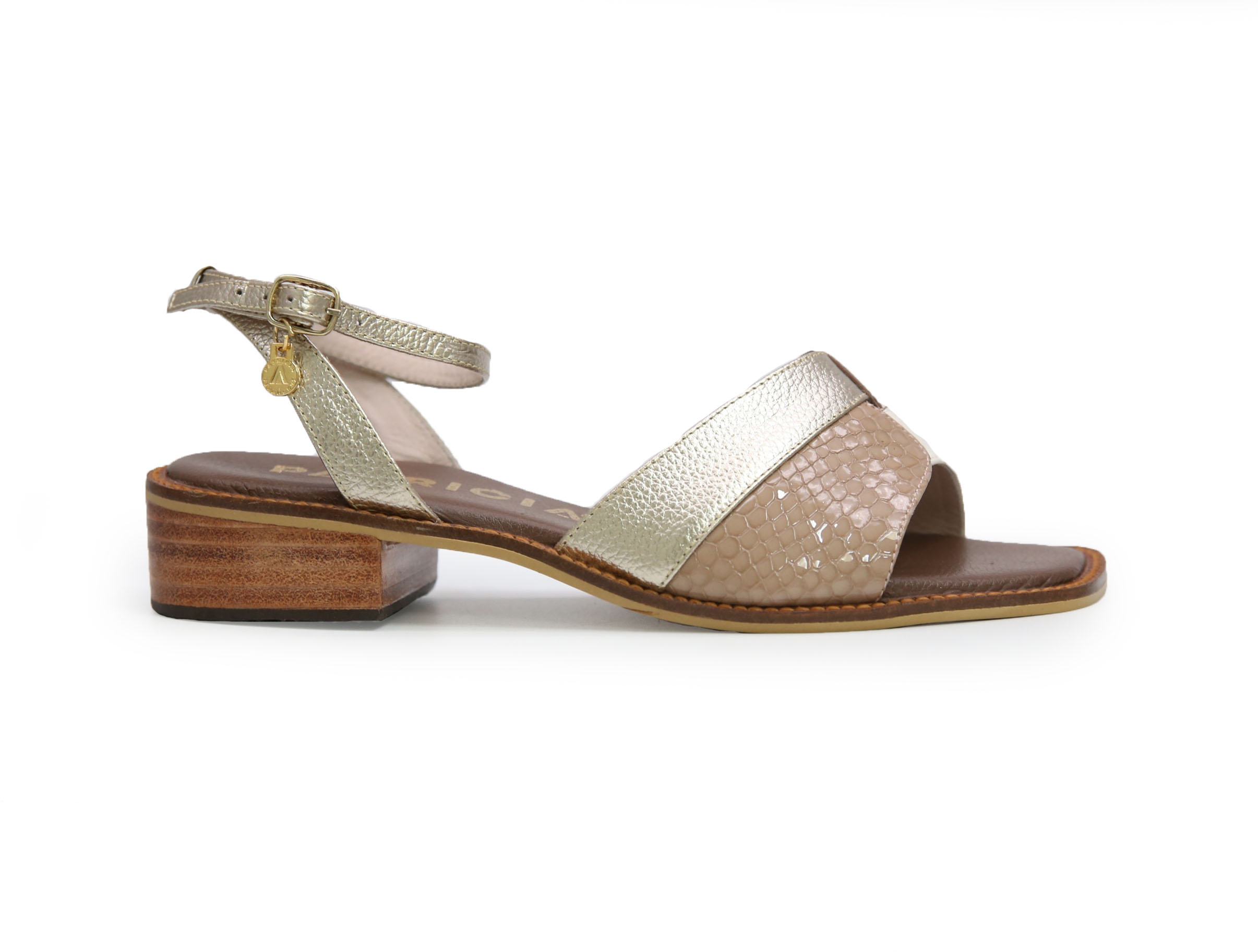 Sandalia en  cuero nude