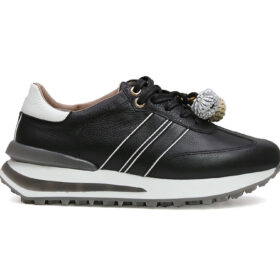 Tenis en cuero negro