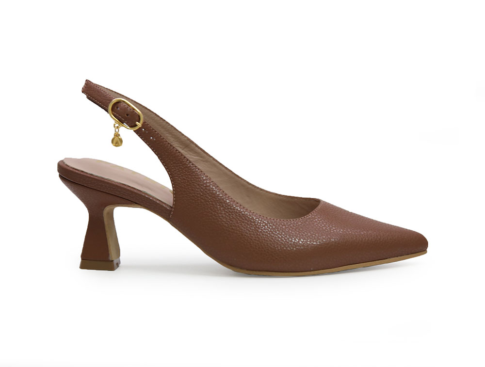 Zapatilla de tacón en cuero coñac