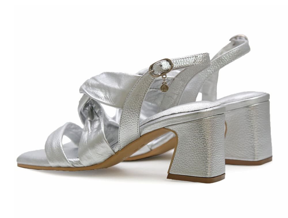 Sandalia en cuero plata - Image 3