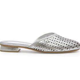 Zueco en cuero plata