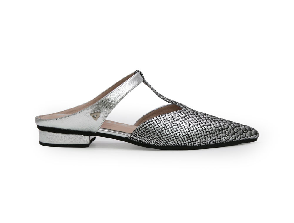 Zueco en cuero plata