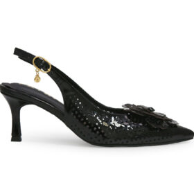 Zapatilla de tacon en cuero negro