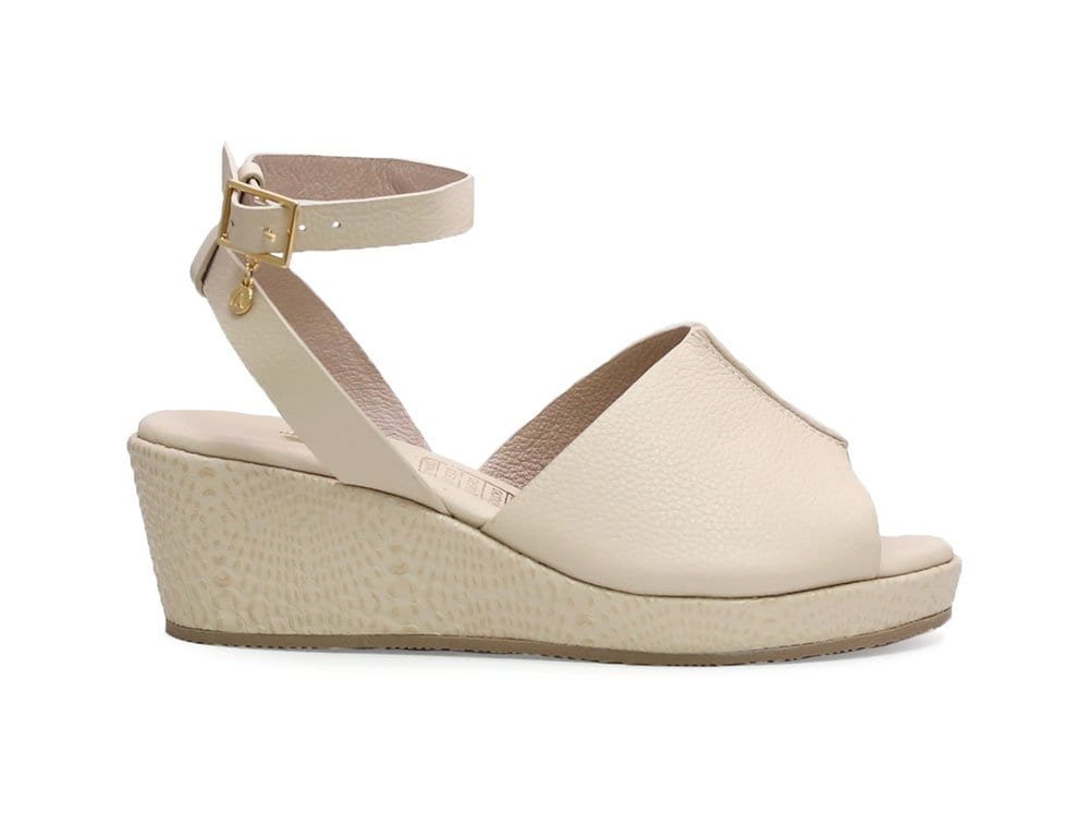 Sandalia en cuero sabia