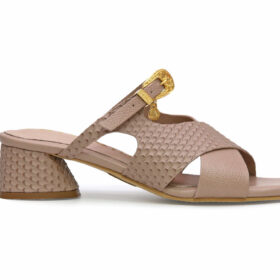 Sandalia en cuero taupe