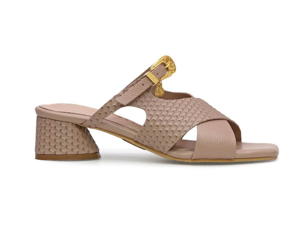 Sandalia en cuero taupe