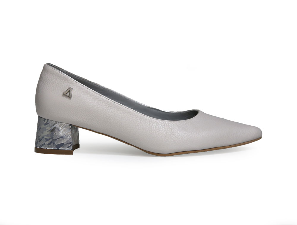 Zapatilla de tacon en cuero pelicano