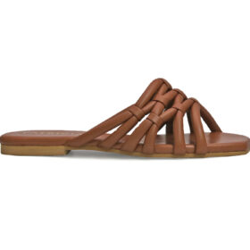 Sandalia en cuero miel