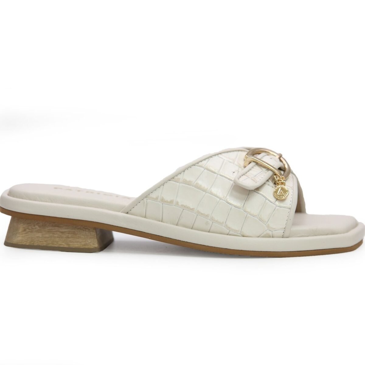 Sandalia en cuero talco