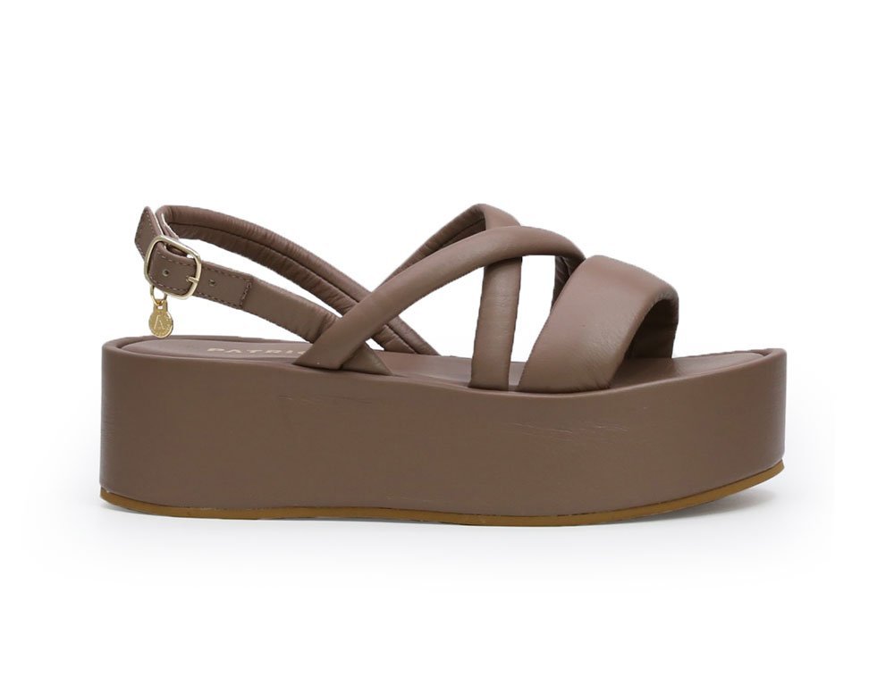 Sandalia en cuero tope