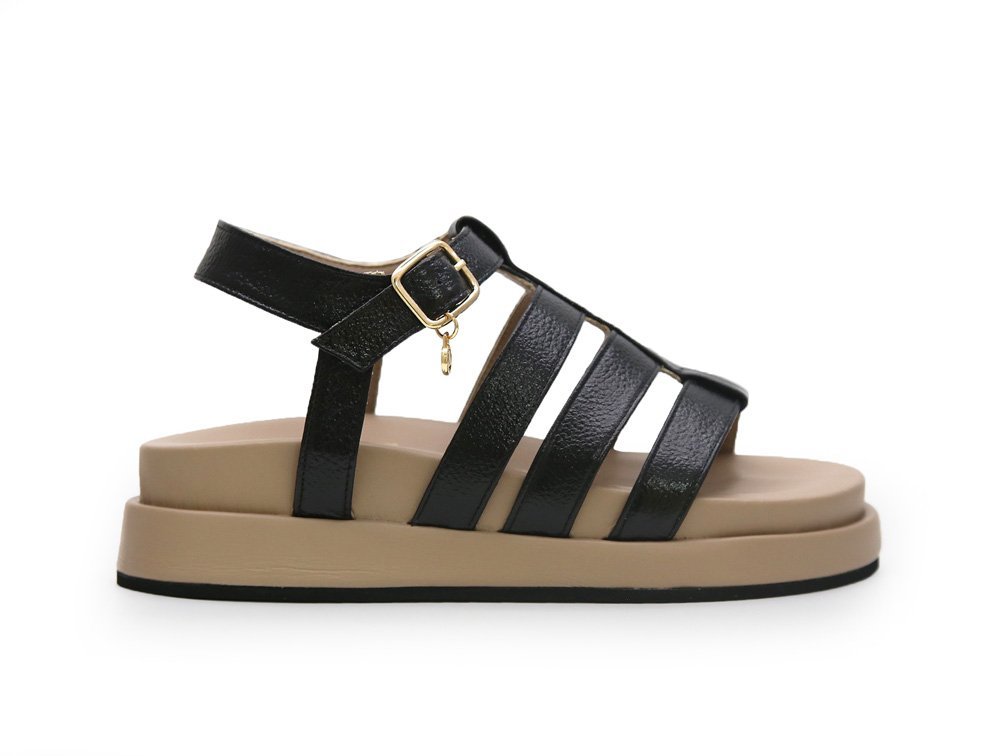 Sandalia en cuero negro