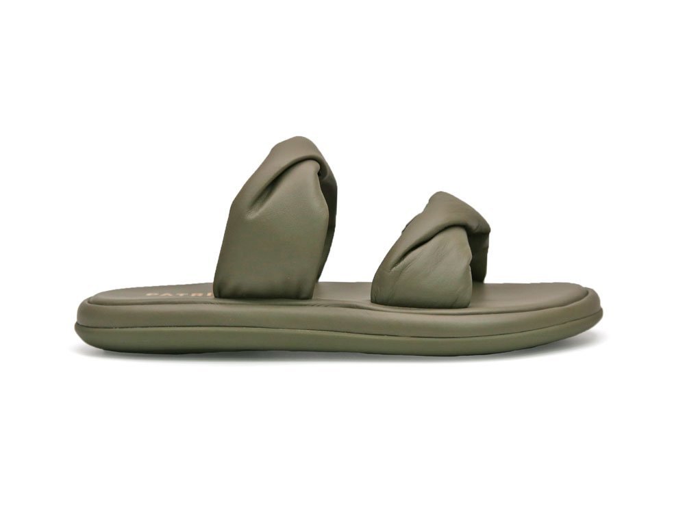 Sandalia en cuero verde