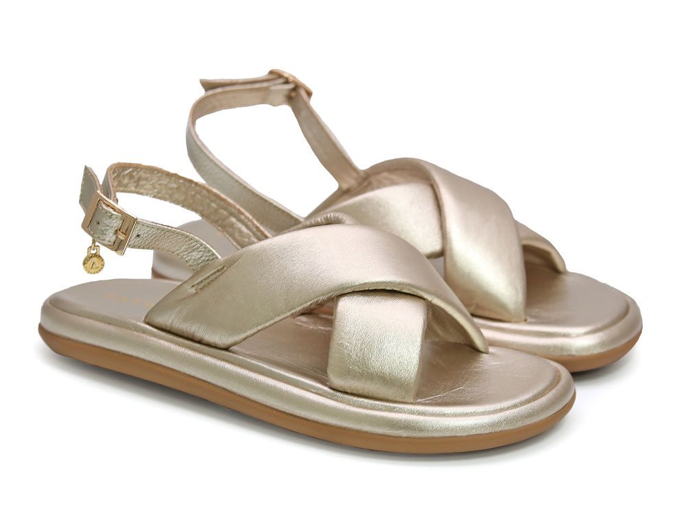 Alternative view of Sandalia en cuero dorado