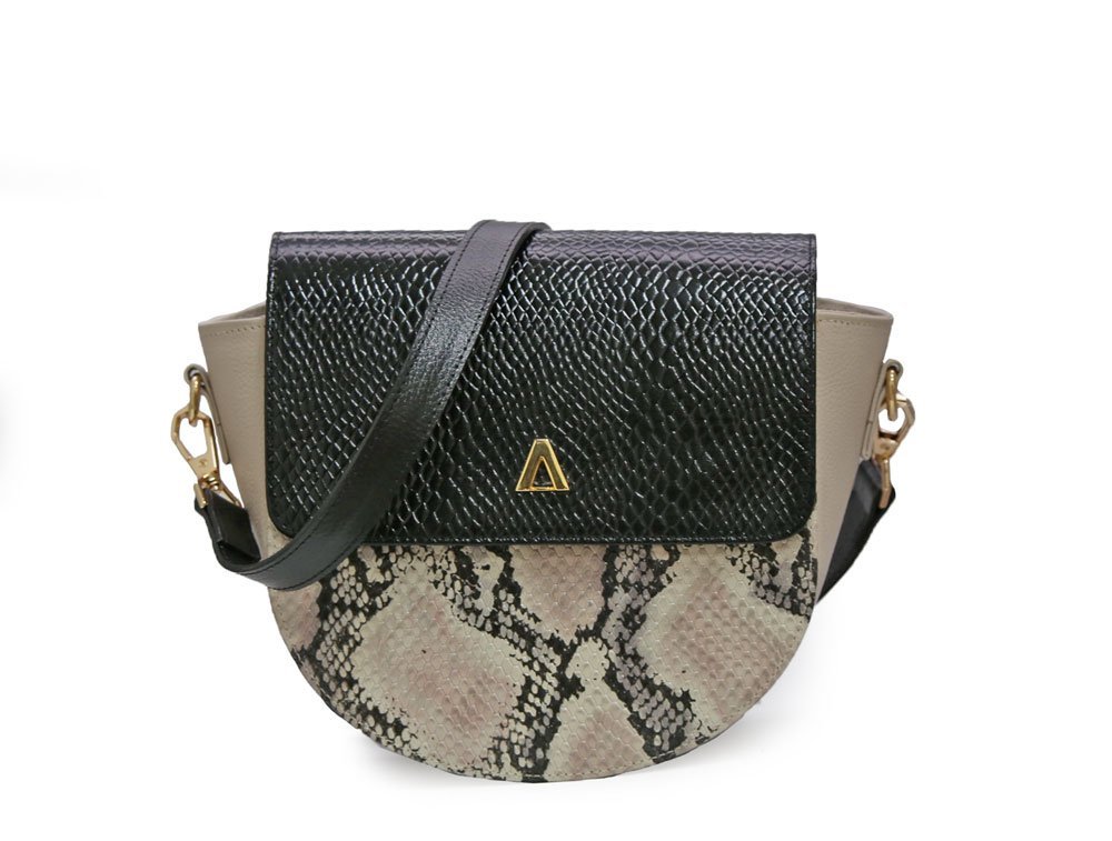 Bolso en cuero negro