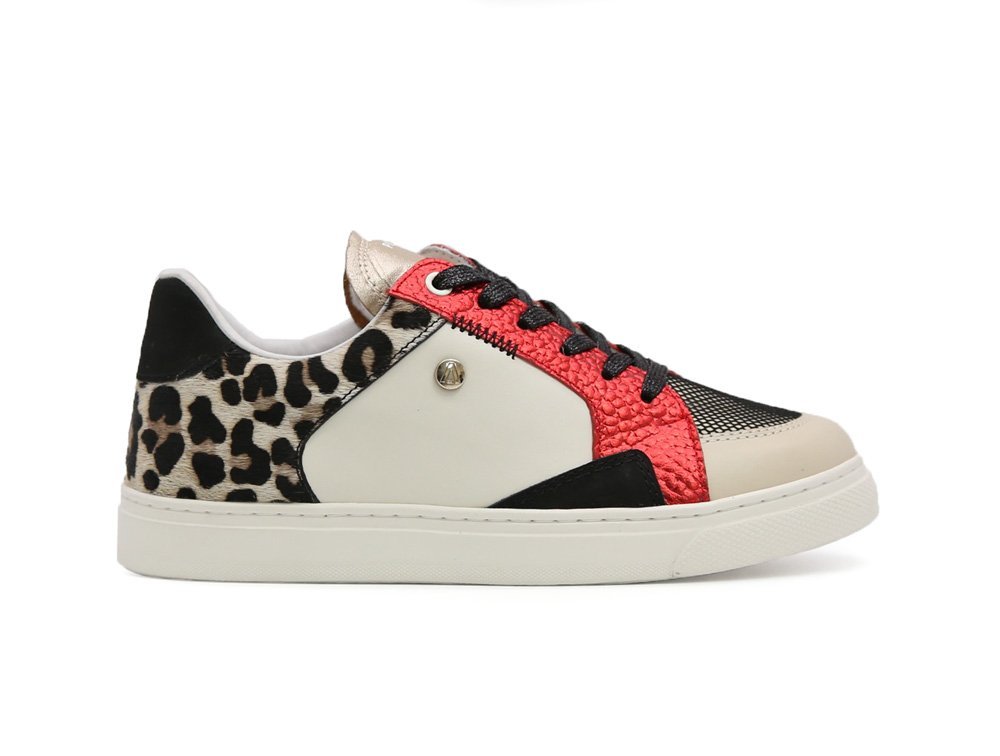 Tenis en cuero talco