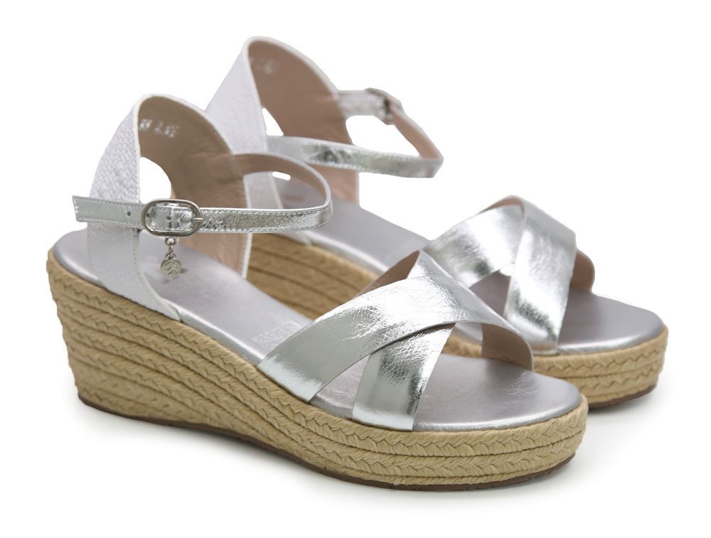 Alternative view of Sandalia en cuero plata