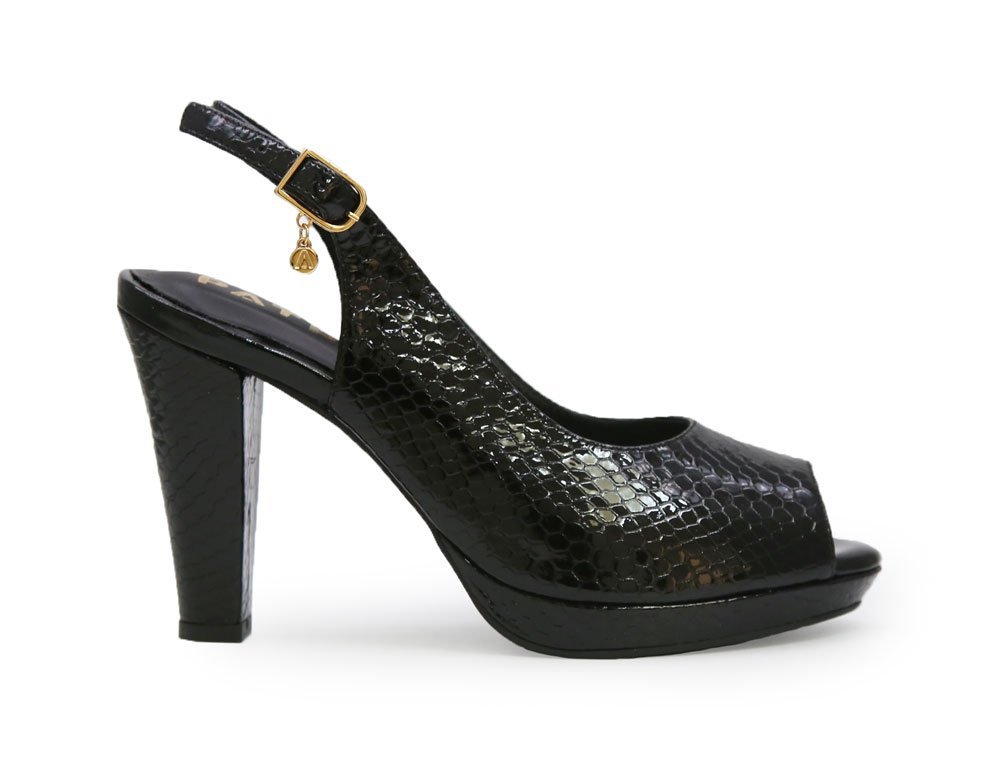 Sandalia en cuero negro