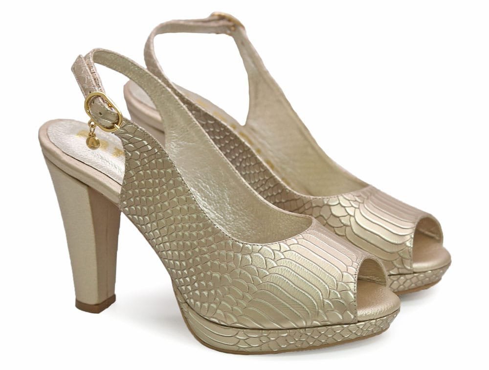 Alternative view of Sandalia en cuero oro