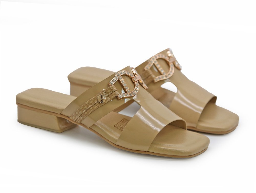 Alternative view of Sandalia en cuero sand