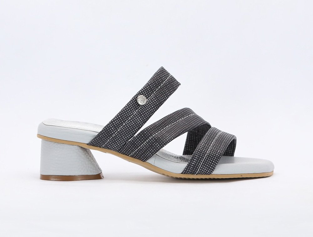 Sandalia en cuero IMJ1772