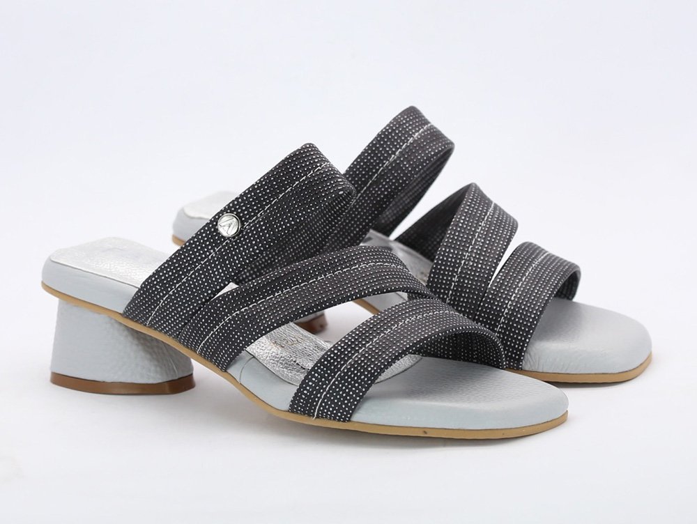 Alternative view of Sandalia en cuero IMJ1772