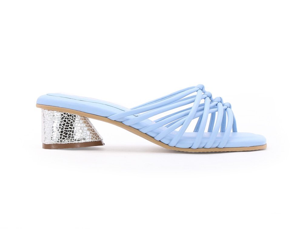 Sandalia en cuero IMJ1800