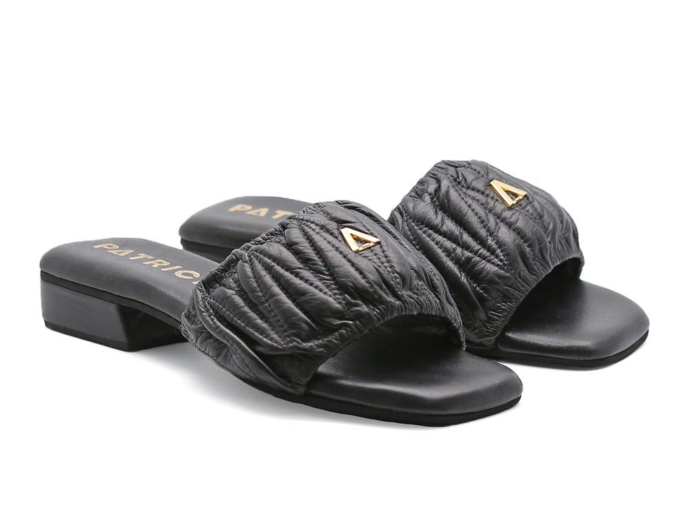 Alternative view of Sandalia plana en cuero negro