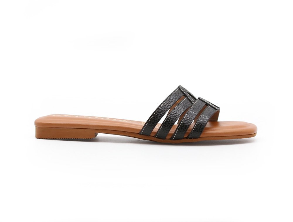 Sndalia en cuero negro